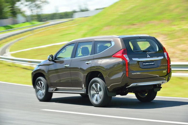 Mitsubishi pajero sport 2015