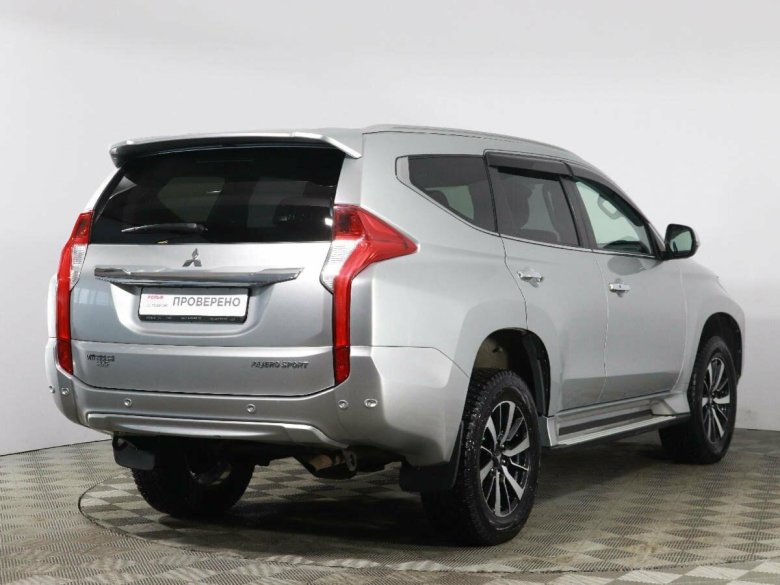 Mitsubishi pajero sport 4