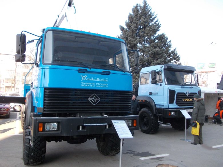 Седельный тягач урал