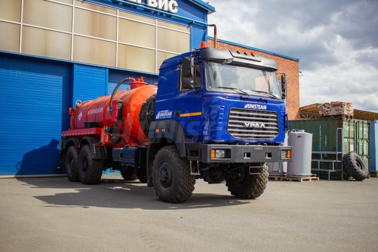 Топливозаправщик урал