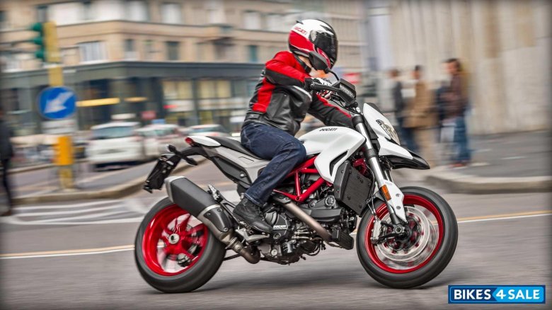 Ducati hypermotard 939