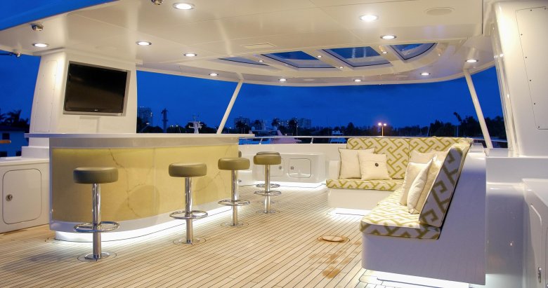 Бар на яхте