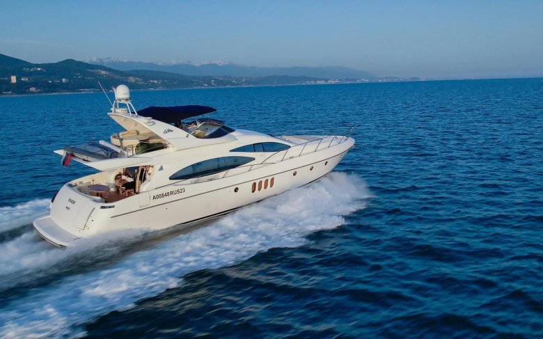 Азимут 68 яхта