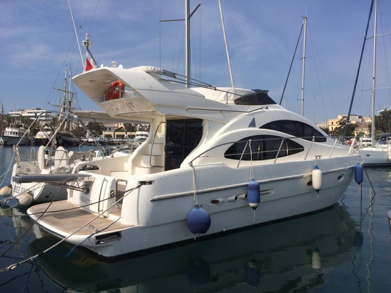 Моторная яхта azimut 2006