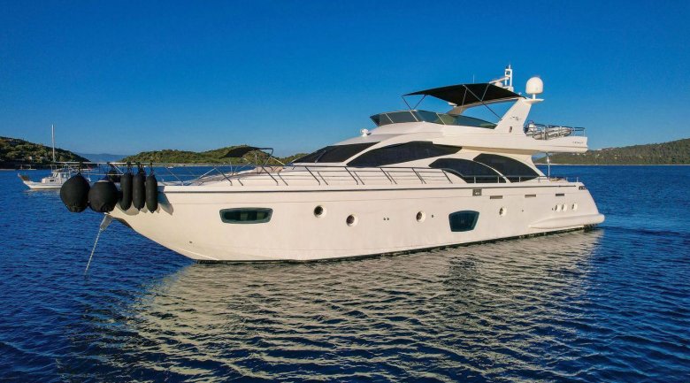 Azimut 75 boat