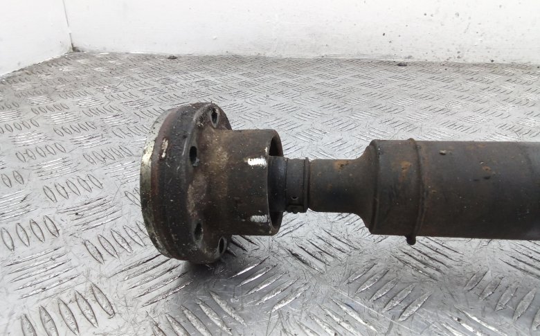 Карданный вал передний