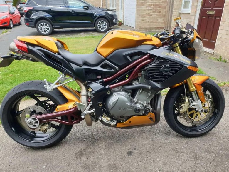 Benelli tnt 1130 cafe racer