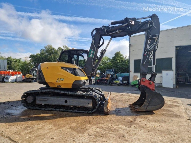 Экскаватор на гусеничном ходу