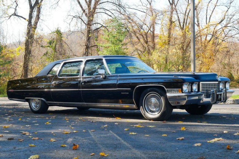 Cadillac fleetwood 75 limousine