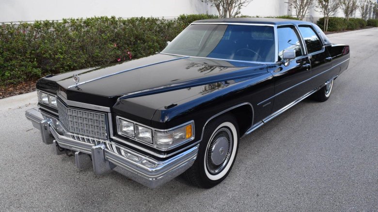 Cadillac fleetwood brougham 1976