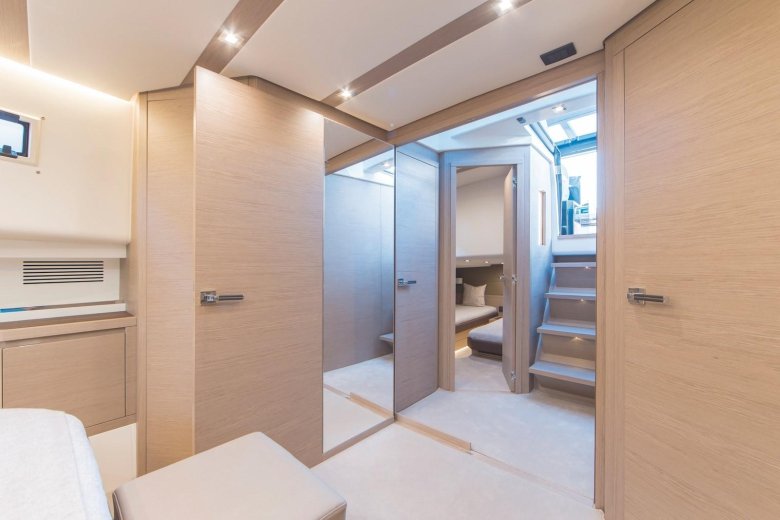 Катамаран лодка