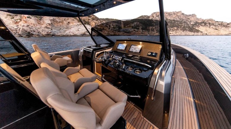 Яхты и катера