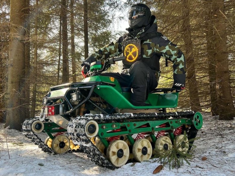 Гусеничный вездеход патруль трак