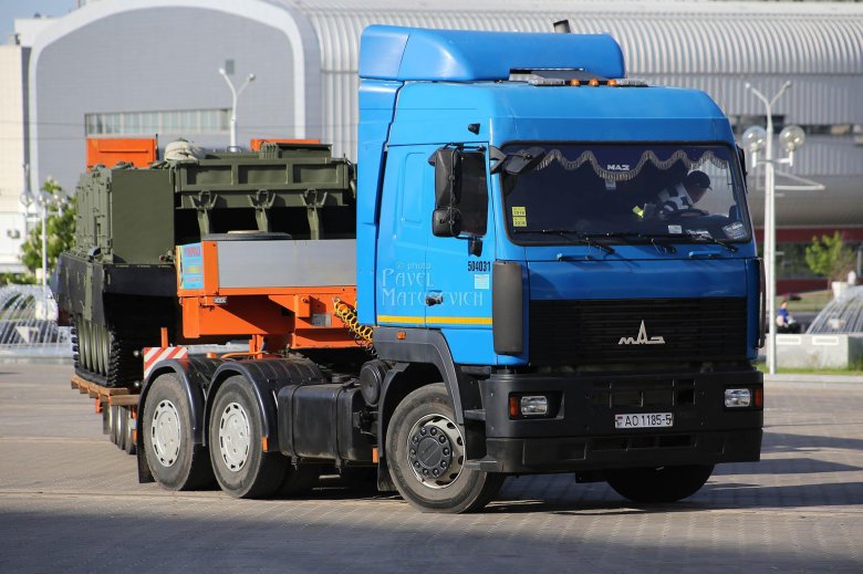 Седельный тягач маз