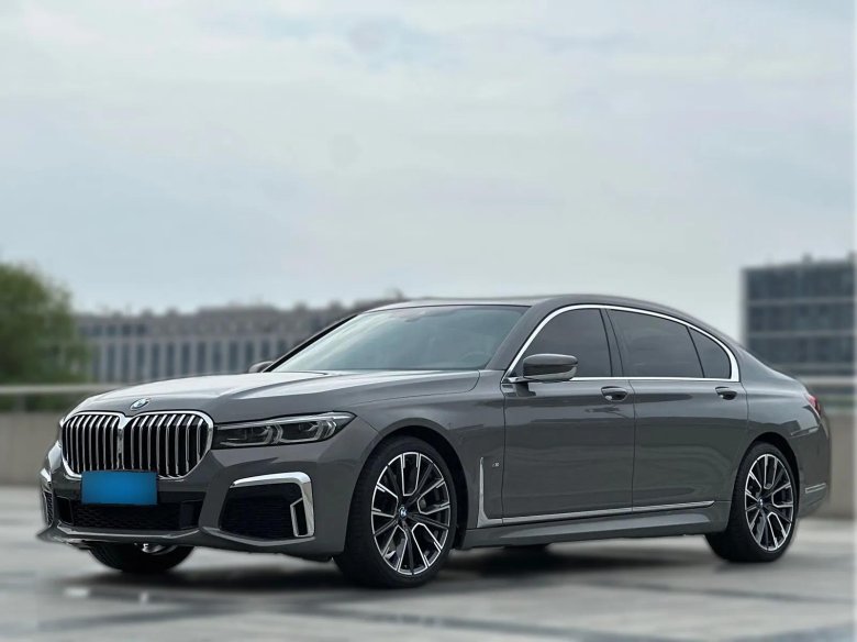 Бмв 760 2021