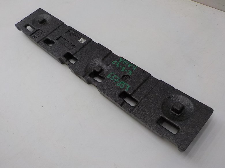 Усилитель переднего бампера