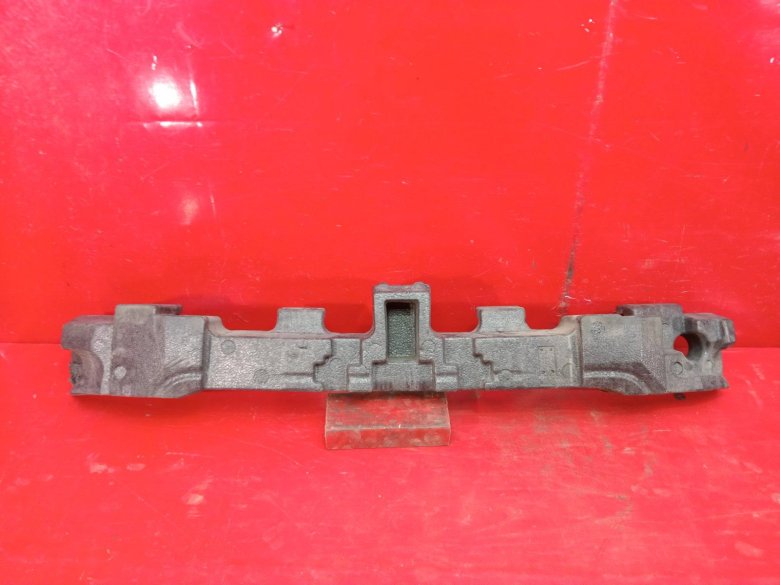 Абсорбер переднего бампера для