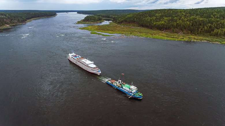 Теплоход максим горький на енисее