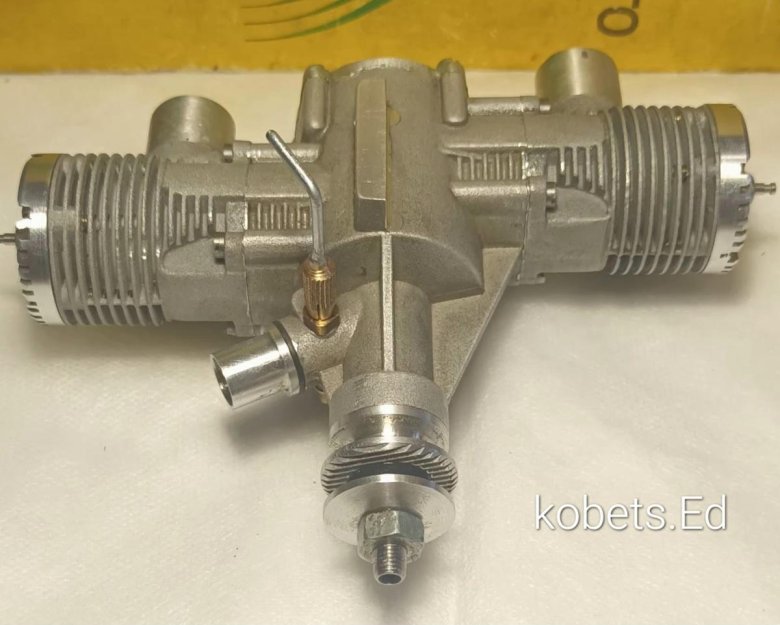 Авиамодельный двигатель