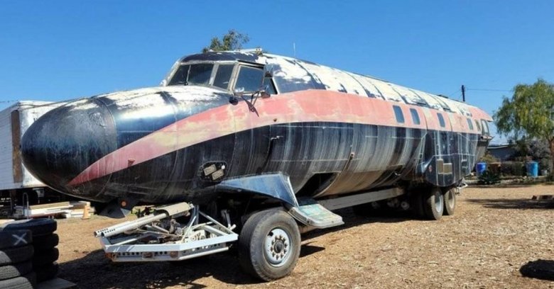 Самолет дом на колесах