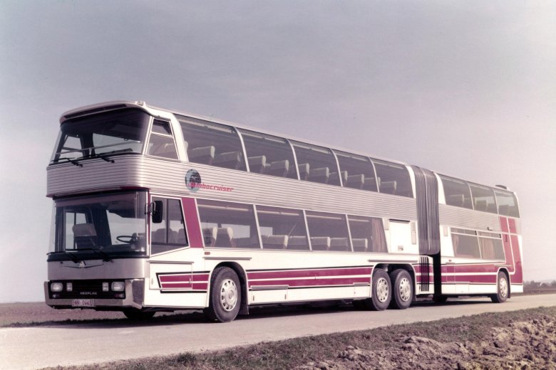 Автобус neoplan jumbocruiser