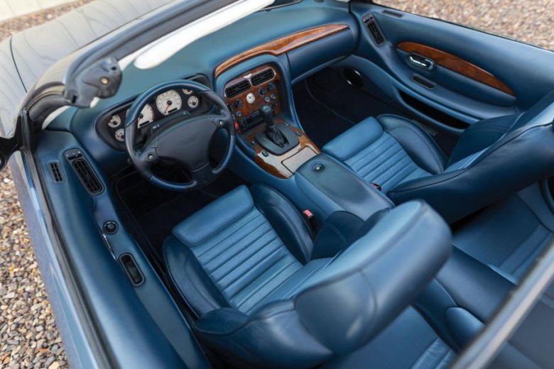 Aston martin db7 салон