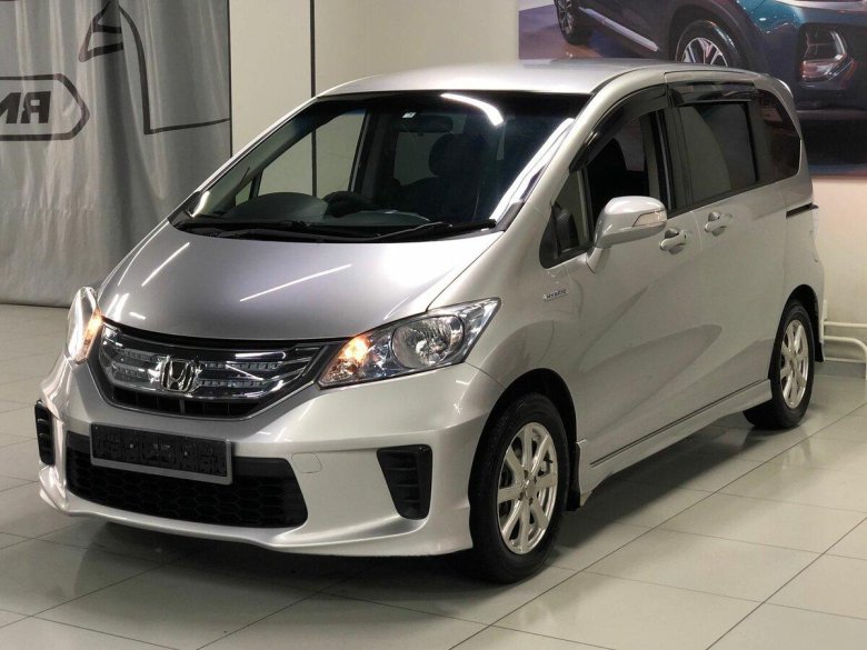 Honda freed 2012