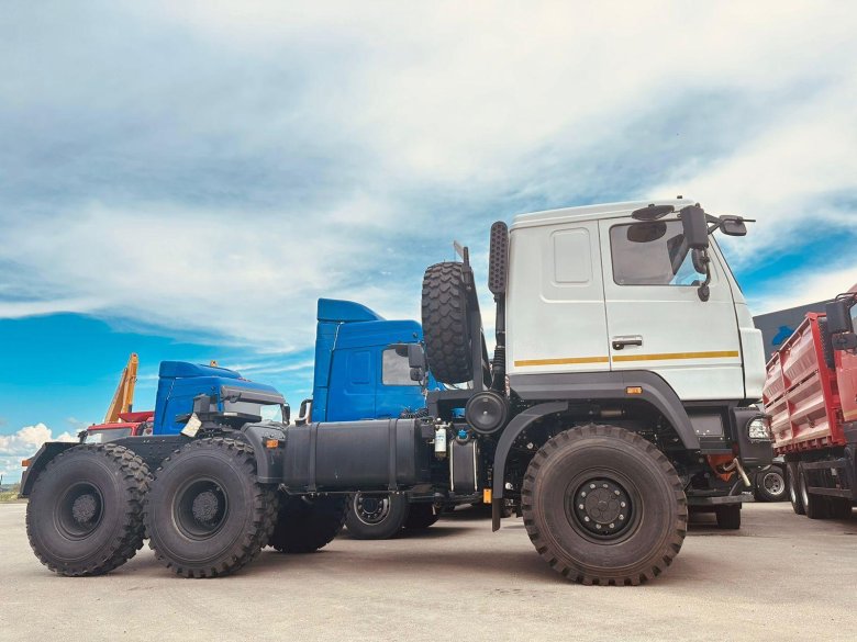 Седельный тягач урал 63704к-0111е5