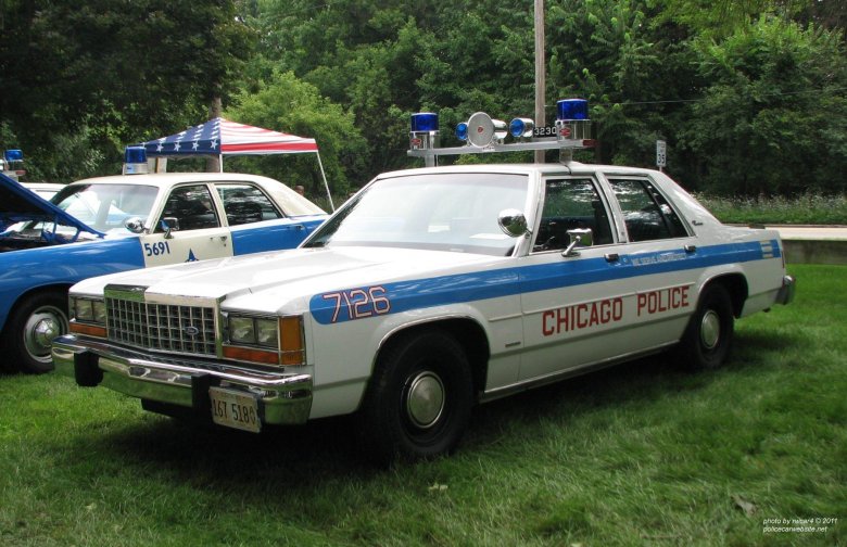 Ford ltd crown victoria police