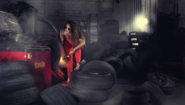 Шиномонтаж девушка