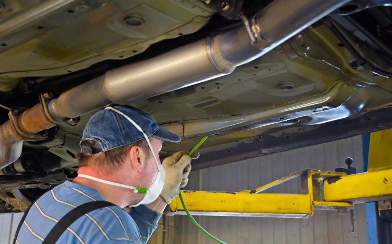 Обработка днища автомобиля от коррозии