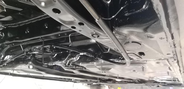 Обработка днища автомобиля от коррозии