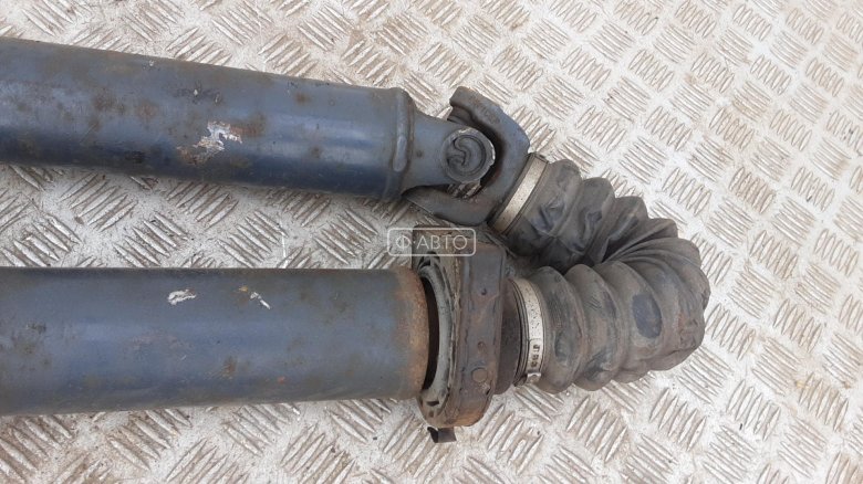 Карданный вал передний