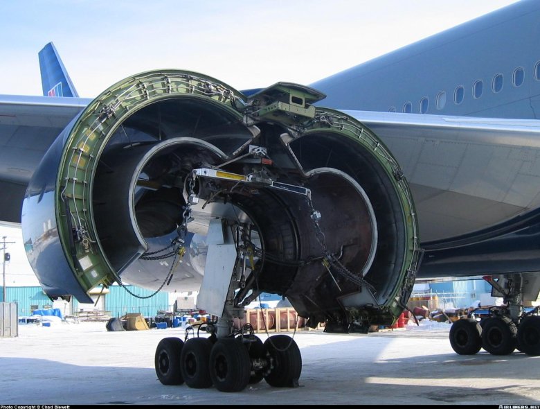 Боинг 747 шасси