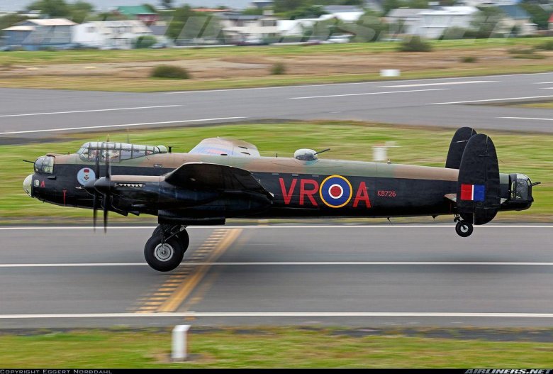 Avro 683 lancaster