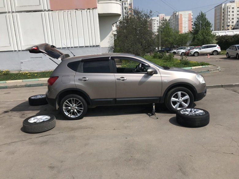 Nissan qashqai+2 r18