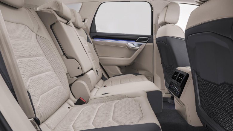 Фольксваген туарег 2021 белый салон