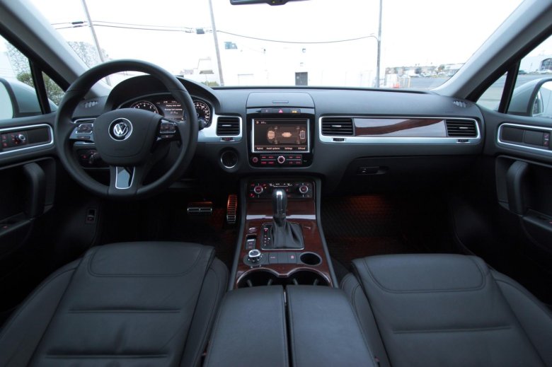 Volkswagen touareg 2015 interior
