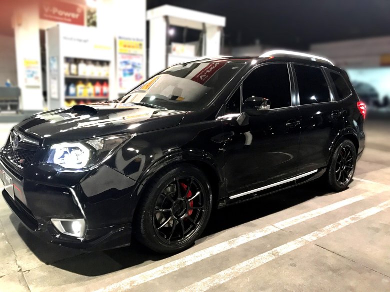 Subaru forester 2016 black