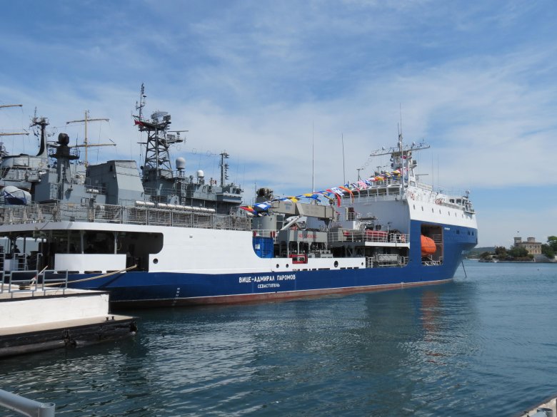 Малый морской танкер вице-адмирал паромов