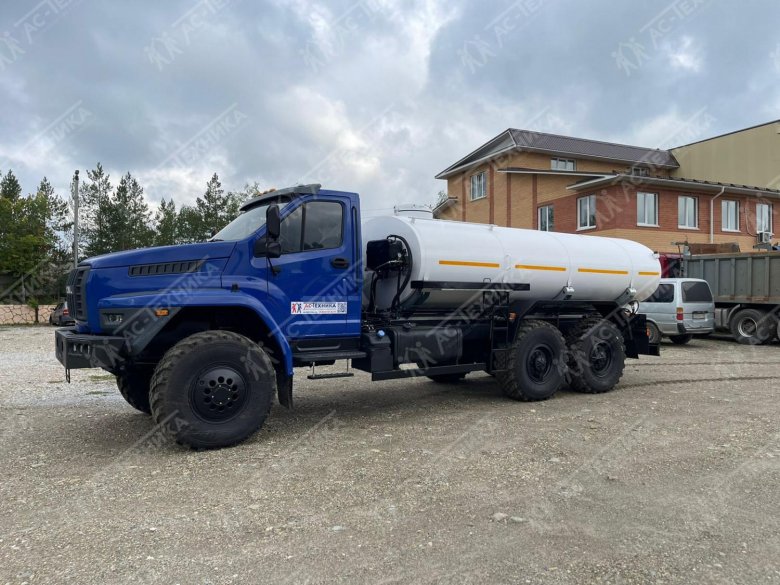 Урал некст водовозка