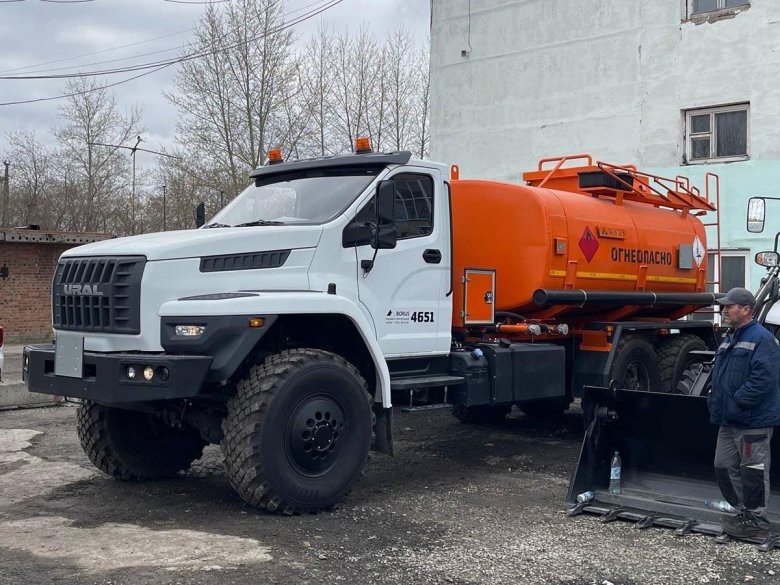 Автотопливозаправщик атз-8 \ урал-next\ 5557