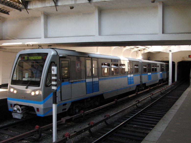 Метро поезд русич 81 740