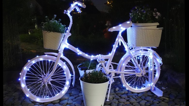 Декор с велосипедом на даче