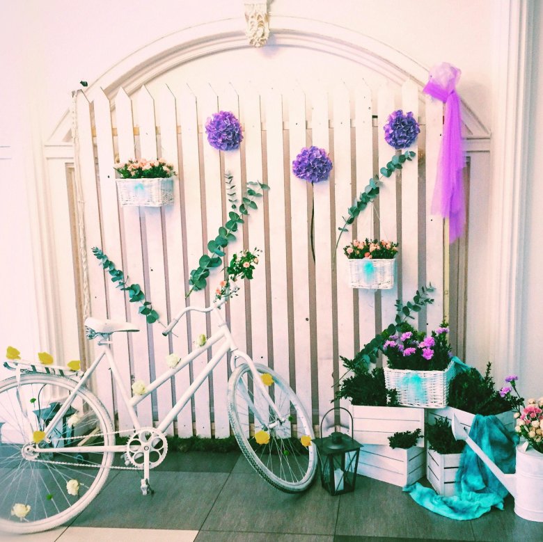 Фотозона с велосипедом