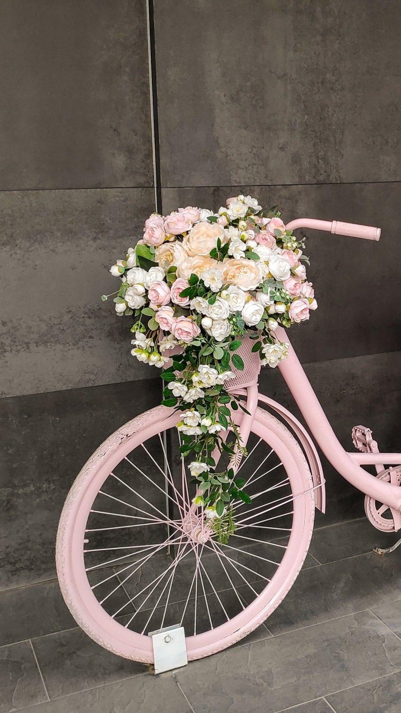 Розовый велосипед