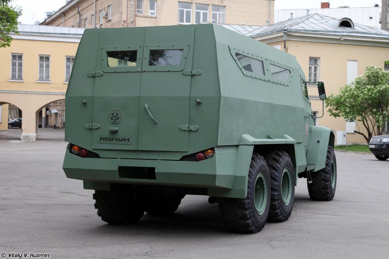 Зил-131 броневик