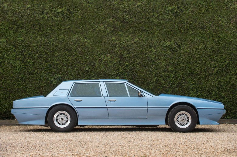 Астон мартин лагонда 1982