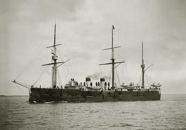 Полуброненосный фрегат минин