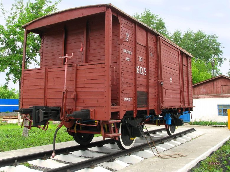 Товарный вагон теплушка